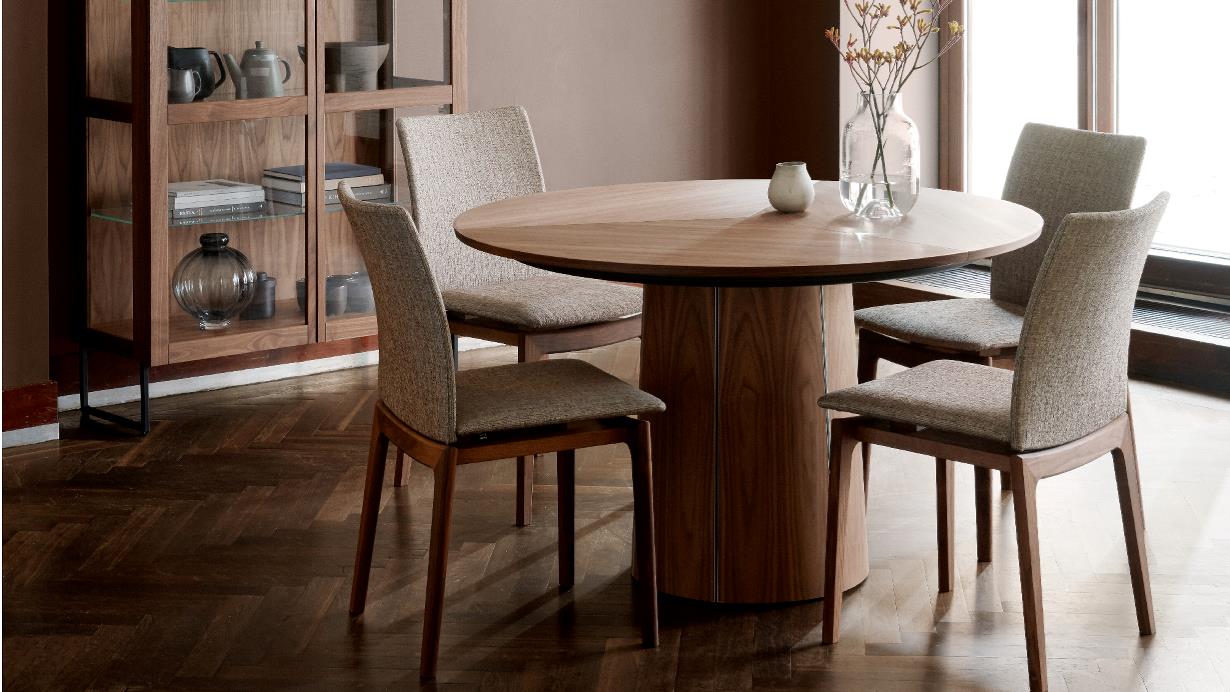 SM33 Dining Table by Skovby Furniture