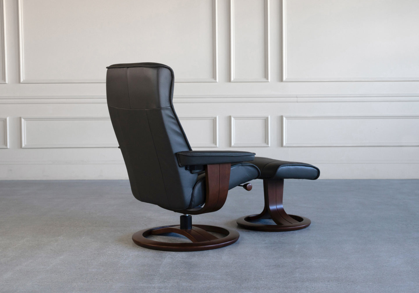 H2 Seating NorSit BRAVO Leather Recliner with Ottoman (QS)