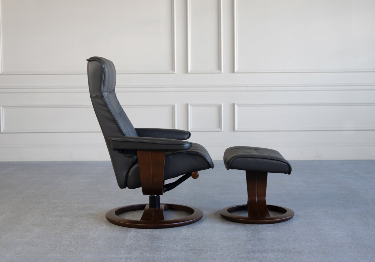 H2 Seating NorSit BRAVO Leather Recliner with Ottoman (QS)