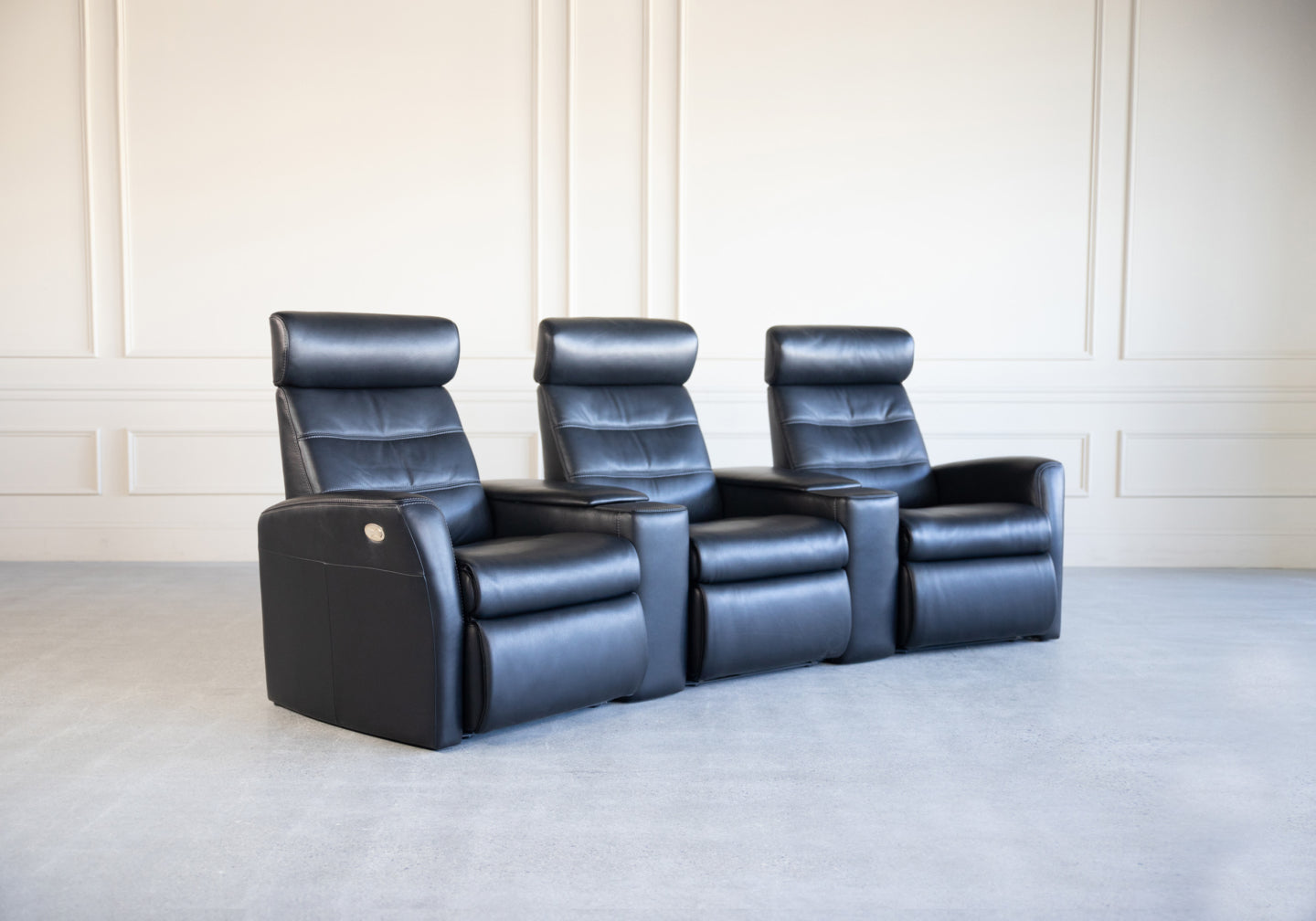 H2 King Leather Home Theatre Seating (SO)