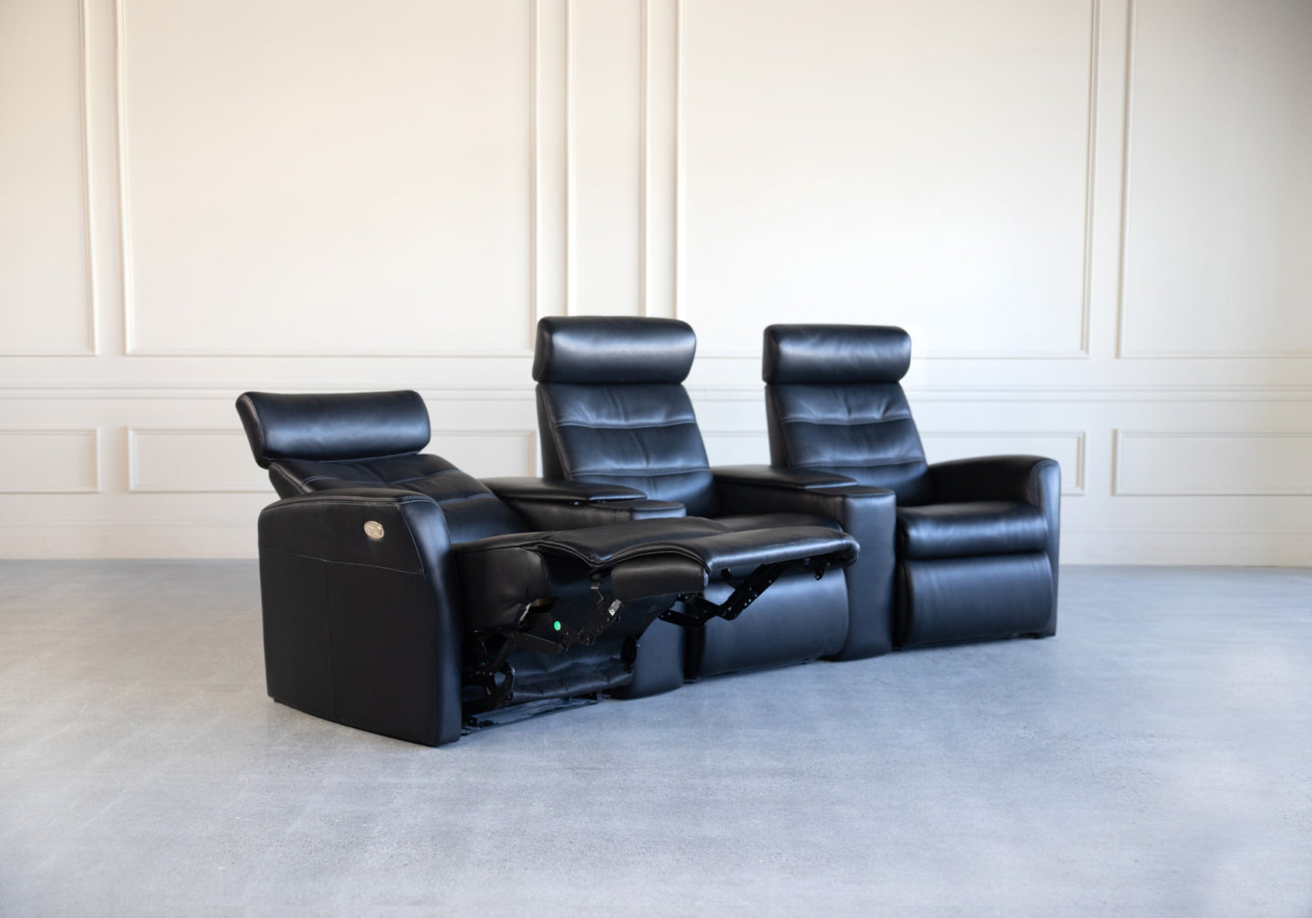 H2 King Leather Home Theatre Seating (SO)