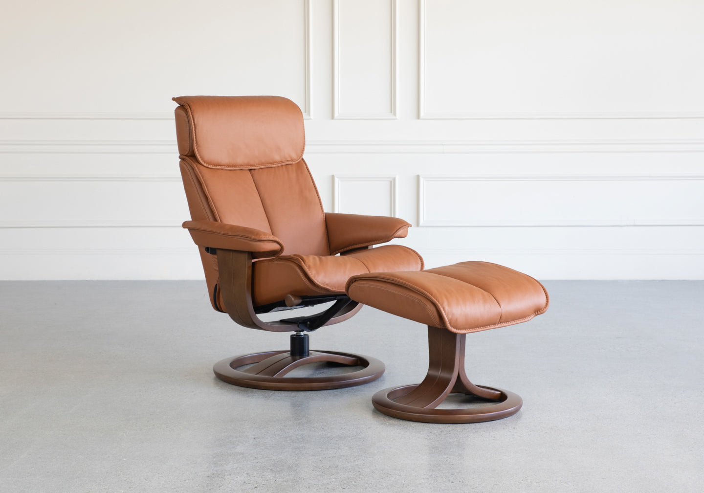 H2 Seating CAPTAIN Leather Recliner with Ottoman (QS)