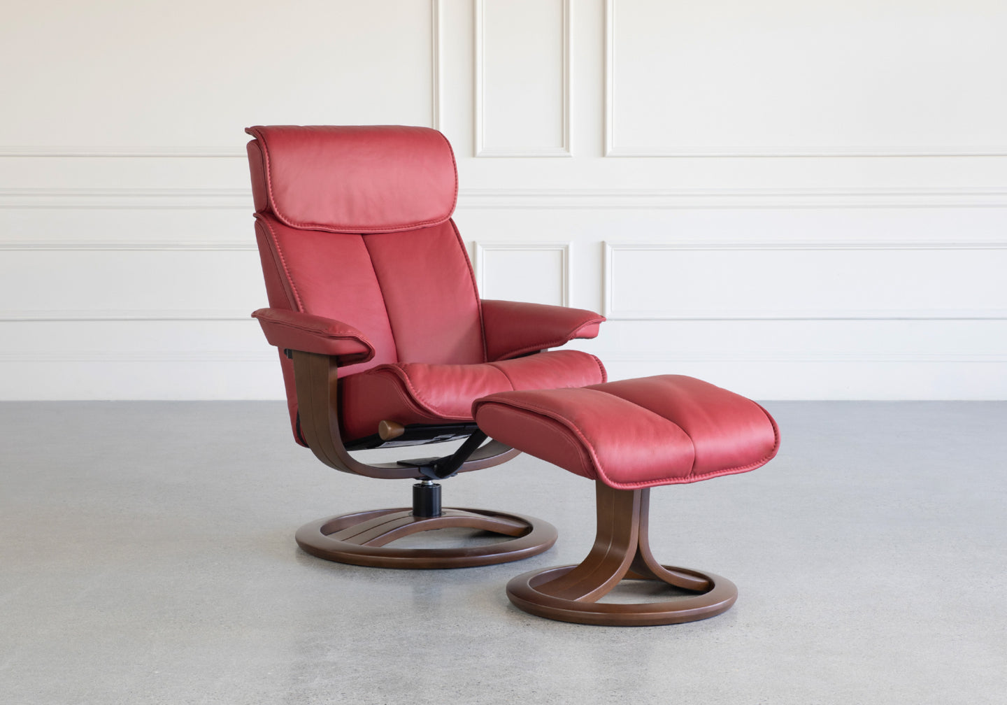 H2 Seating CAPTAIN Leather Recliner with Ottoman (QS)
